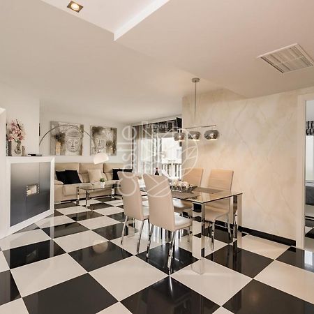 Апартаменти Malaga Benalmadena Puerto Marina Playa Vacacional Luxury Екстер'єр фото